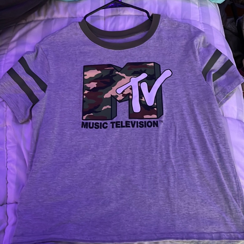 MTV shirt camo